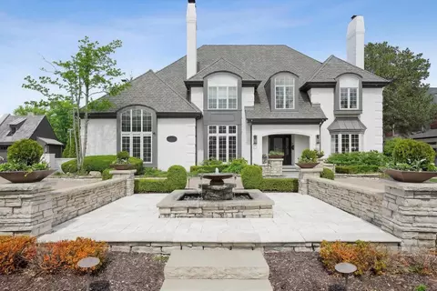 21 E 8th St, Hinsdale, IL 60521