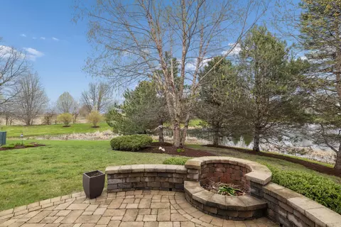 Exterior - 26404 W Red Apple Rd, Plainfield, IL 60585 photo 4 of 7
