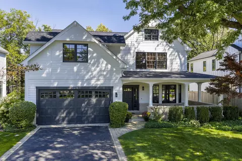 2214 Ash Ln, Northbrook, IL 60062