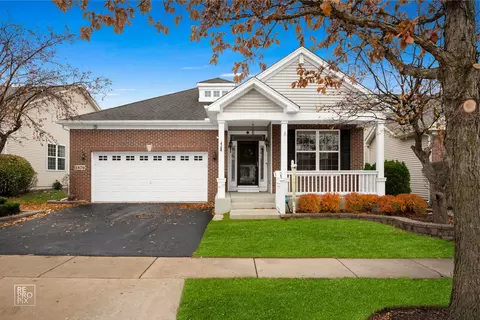 1870 Hampshire Dr, Hoffman Estates, IL 60192