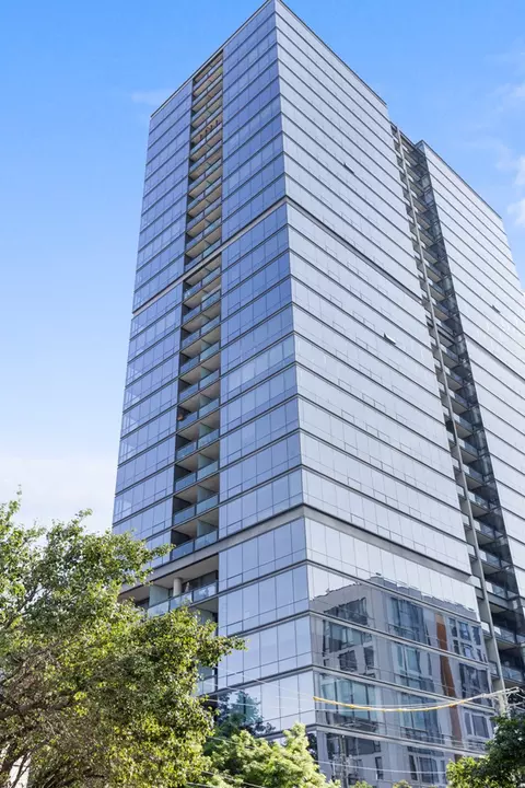 860 W Blackhawk St #406, Chicago, IL 60642
