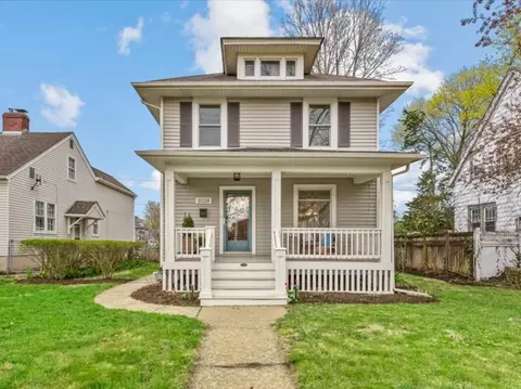 1028 S 4th St, Saint Charles, IL 60174