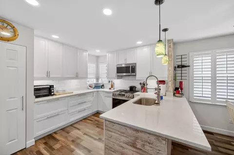 Kitchen - 2209 Carpenter Ave, Plainfield, IL 60586 photo 2 of 5