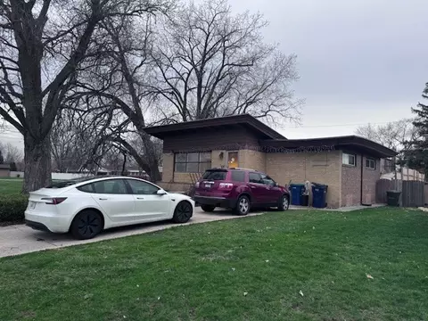 9132 S California Ave, Evergreen Park, IL 60805