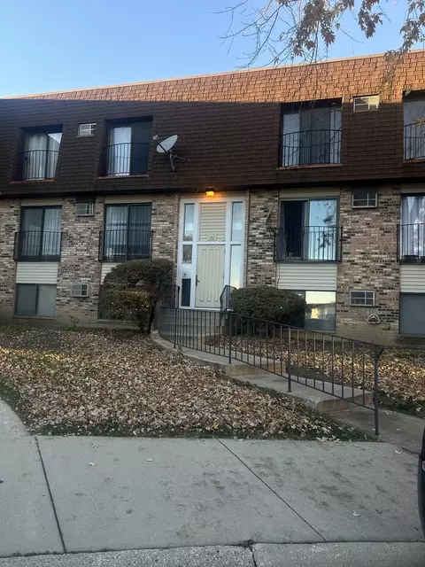 162 S Waters Edge Dr #301, Glendale Heights, IL 60139