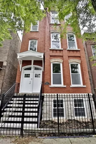 2637 W Crystal St #2, Chicago, IL 60622