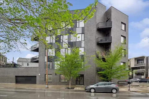 550 N Ogden Ave #4N, Chicago, IL 60642