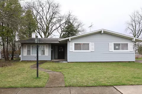 704 Lincolnwood Dr, Streamwood, IL 60107
