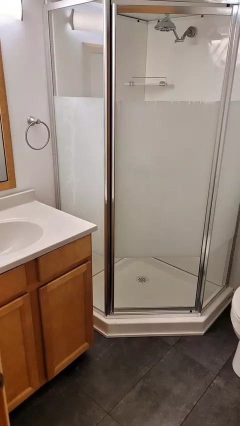 Bath - 611 E Snyder St, Davis, IL 61019 photo 1 of 3