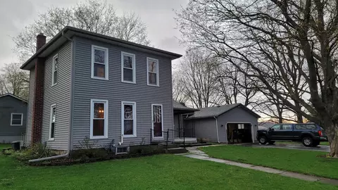 611 E Snyder St, Davis, IL 61019