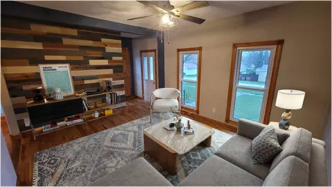 Living - 611 E Snyder St, Davis, IL 61019 photo 1 of 3