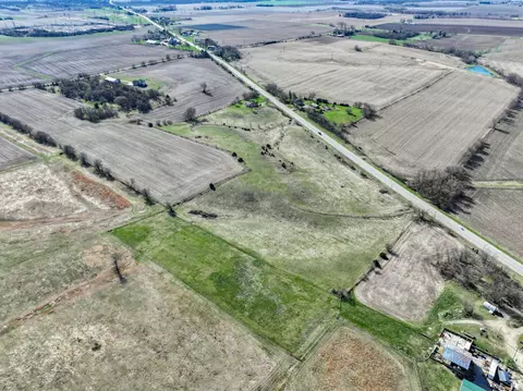 88 Nn Trask Bridge Rd, Winnebago, IL 61088