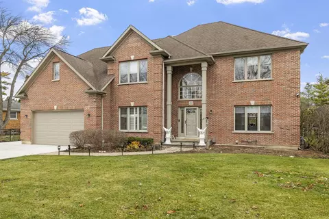 1203 N Burning Bush Ln, Mount Prospect, IL 60056