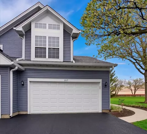 207 Canterbury Ct, Oswego, IL 60543