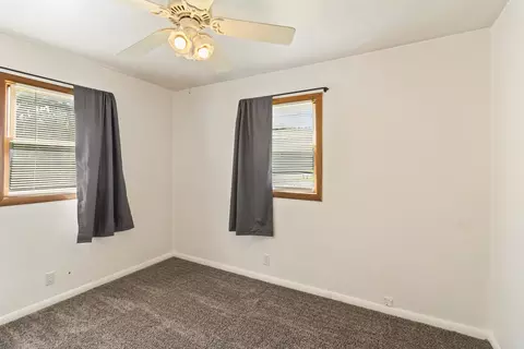 Bedroom - 2049 E Hamilton Ave, Springfield, IL 62702 photo 2 of 3