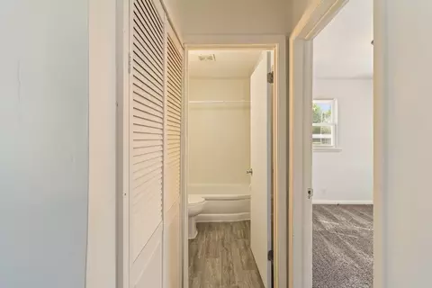 Entry Way - 2049 E Hamilton Ave, Springfield, IL 62702 photo 1 of 1