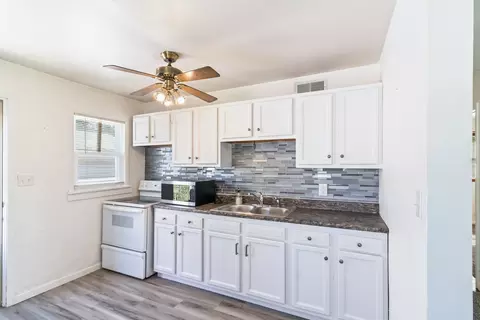 Kitchen - 2049 E Hamilton Ave, Springfield, IL 62702 photo 1 of 1