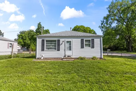 Exterior - 2049 E Hamilton Ave, Springfield, IL 62702 photo 4 of 5