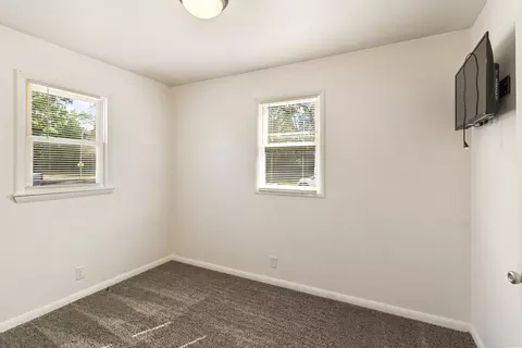 Bedroom - 2049 E Hamilton Ave, Springfield, IL 62702 photo 1 of 3