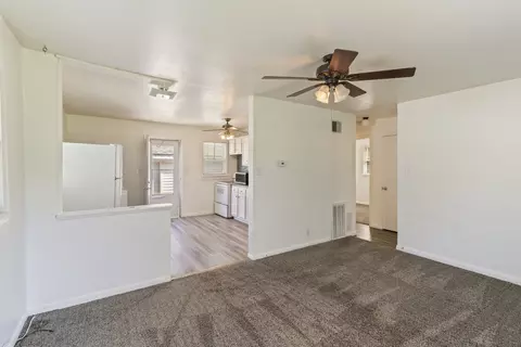 Living - 2049 E Hamilton Ave, Springfield, IL 62702 photo 2 of 2