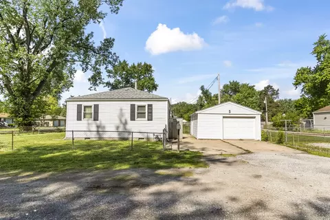 2049 E Hamilton Ave, Springfield, IL 62702