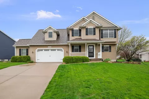 2943 Church St, Bettendorf, IA 52722