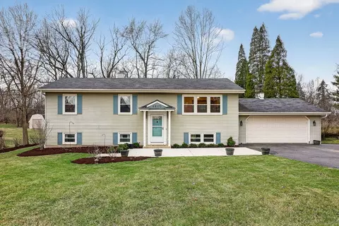 4 N170 Wiant Rd, West Chicago, IL 60185