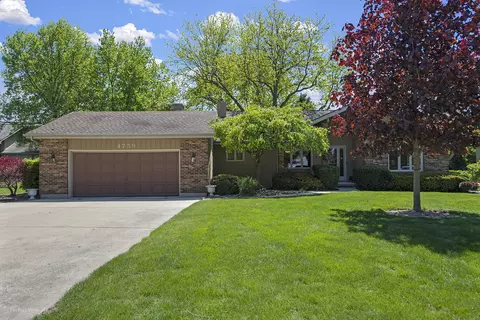 4759 Crest Ct, Waukegan, IL 60087