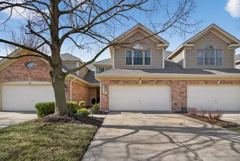 811 King Henry Ln, Saint Charles, IL 60174