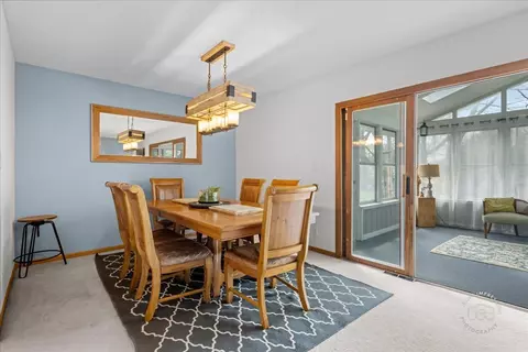 Dining - 1610 Heather Dr, Aurora, IL 60506 photo 2 of 2