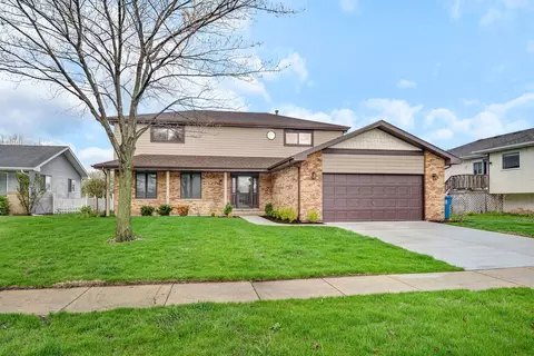 Exterior - 2380 Chestnut Ln, Morris, IL 60450 photo 3 of 8