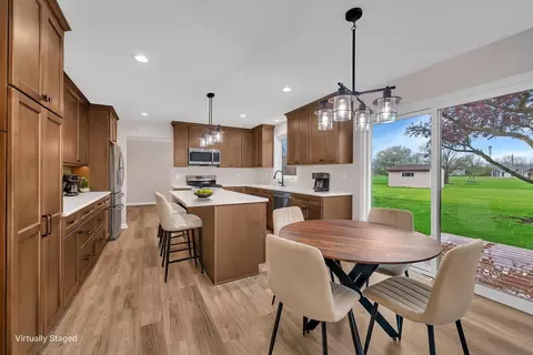 Kitchen - 2380 Chestnut Ln, Morris, IL 60450 photo 7 of 7