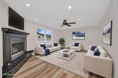 Living - 2380 Chestnut Ln, Morris, IL 60450 photo 5 of 6