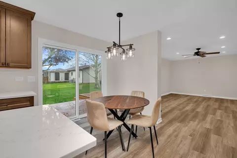 Dining - 2380 Chestnut Ln, Morris, IL 60450 photo 3 of 3