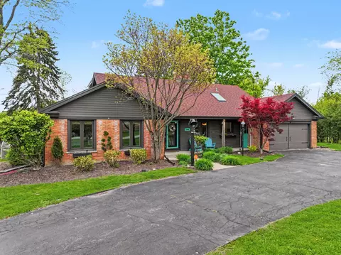 3300 Overland Pass, Northbrook, IL 60062