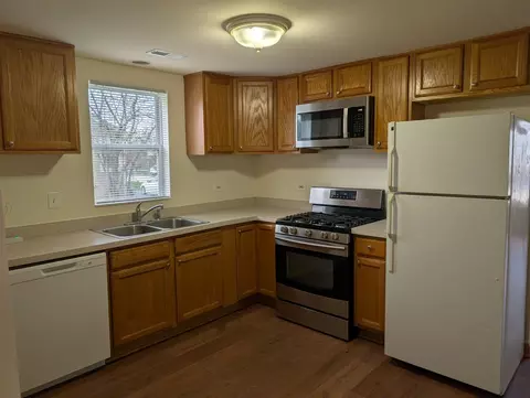 Kitchen - 26151 W Ingleside Ave, Ingleside, IL 60041 photo 5 of 6