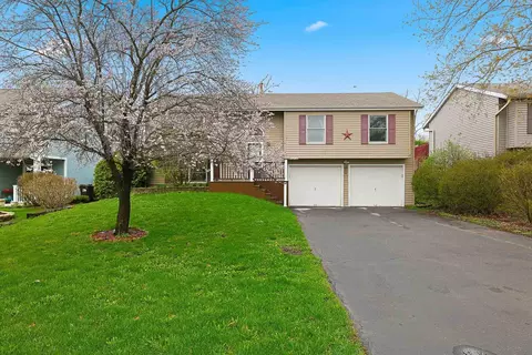 1358 Cottonwood Ln, Crystal Lake, IL 60014