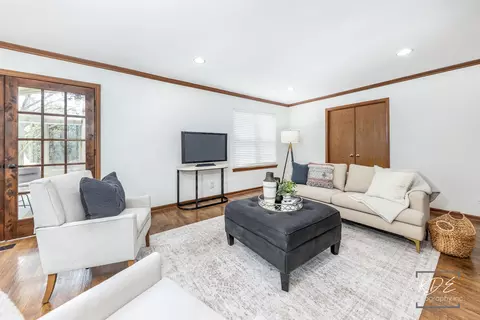 Living - 21210 Silktree Cir, Plainfield, IL 60544 photo 2 of 4