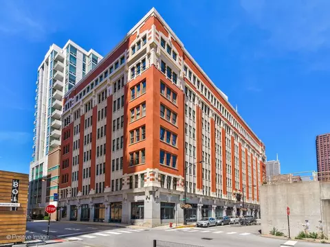 732 S Financial Pl #411, Chicago, IL 60605