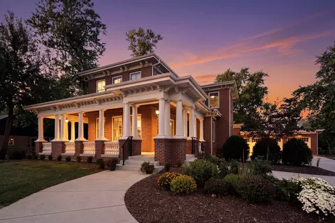 326 E Central Rd, Arlington Heights, IL 60005