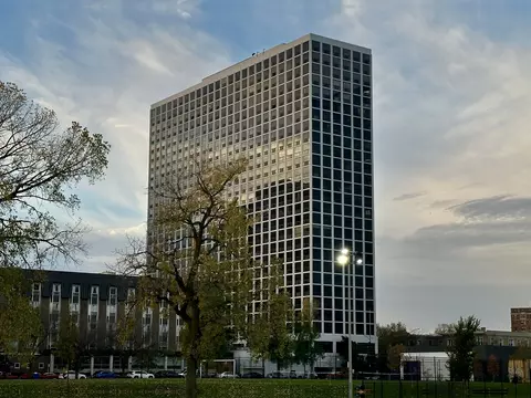 Undisclosed, Chicago, IL 60613