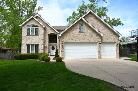 1812 Warwick Ln, Schaumburg, IL 60193