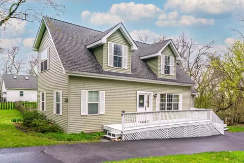 40431 N Fairview St, Antioch, IL 60002