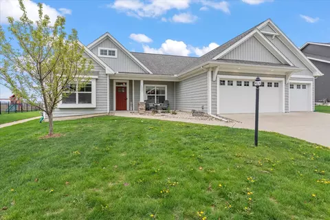 1207 Morningside Ln, Mahomet, IL 61853