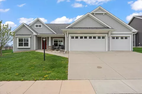 1207 Morningside Ln, Mahomet, IL 61853