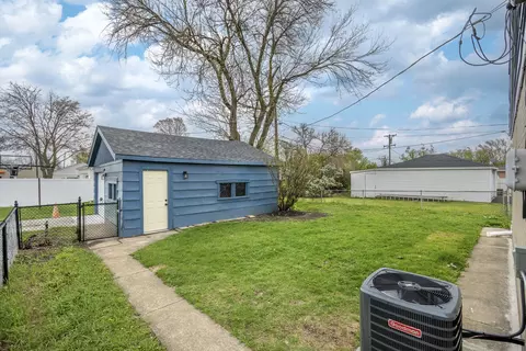 Exterior - 1415 N Taft Ave, Berkeley, IL 60163 photo 5 of 6