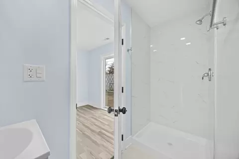 Bath - 1415 N Taft Ave, Berkeley, IL 60163 photo 4 of 4