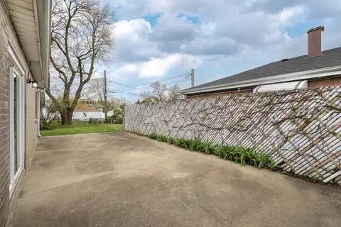 Exterior - 1415 N Taft Ave, Berkeley, IL 60163 photo 3 of 6