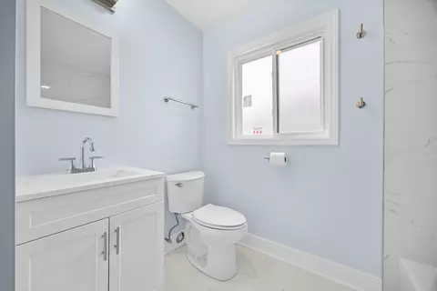 Bath - 1415 N Taft Ave, Berkeley, IL 60163 photo 1 of 4