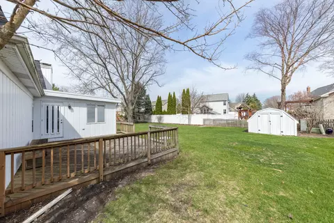 Exterior - 2021 Alschuler Dr, Aurora, IL 60506 photo 6 of 8